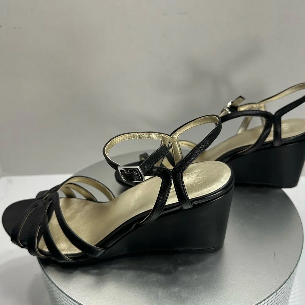 NaturalizerElegant Black Strappy Women's size 8 pre owned Exellent condition
